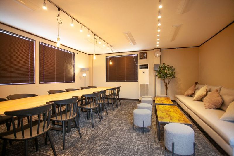 新潟駅から徒歩５分！最大２４名/パーティー/会議/懇親会 - GS貸会議室・新潟店３０２号室