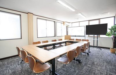 GS貸会議室・新潟店３０１号室 新潟駅から徒歩５分！最大２０名/会議/セミナー研修/懇親会の室内の写真