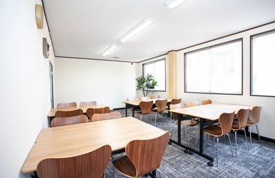 GS貸会議室・新潟店３０１号室 新潟駅から徒歩５分！最大２０名/会議/セミナー研修/懇親会の室内の写真