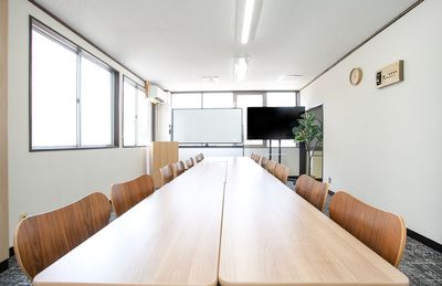 GS貸会議室・新潟店３０１号室 新潟駅から徒歩５分！最大２０名/会議/セミナー研修/懇親会の室内の写真