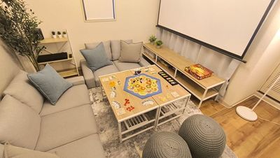 hygge北堀江 北欧🩵と猫🐱のまったり空間☕大迫力スクリーンで映画デート💕の室内の写真