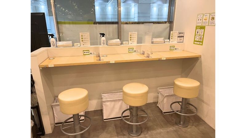	FEEEP新宿西口店｜定員 1名カウンター席｜席番号1(C) - FEEEP新宿西口店