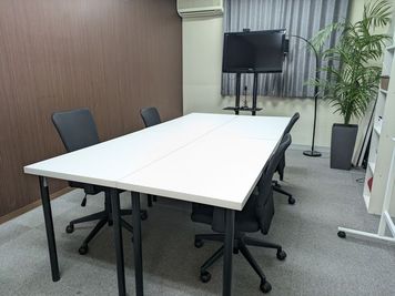 広瀬通 4名 【5階5-D会議室】TVモニター付／Wi-fi・ホワイトボード／飲食OK／24時間ご利用可能◎ - 仙台協立第1ビル