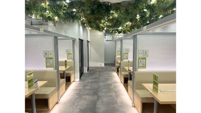 FEEEP新宿西口店 FEEEP新宿西口店｜定員 1名カウンター席｜席番号2(C)の室内の写真