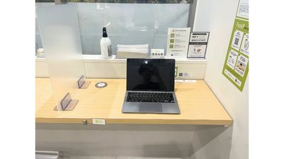 FEEEP新宿西口店 FEEEP新宿西口店｜定員 1名カウンター席｜席番号2(C)の室内の写真