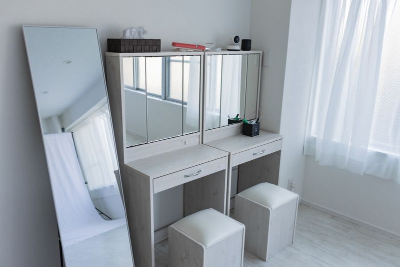 撮影スタジオMonosLens 神戸元町店 - 生田電設会館