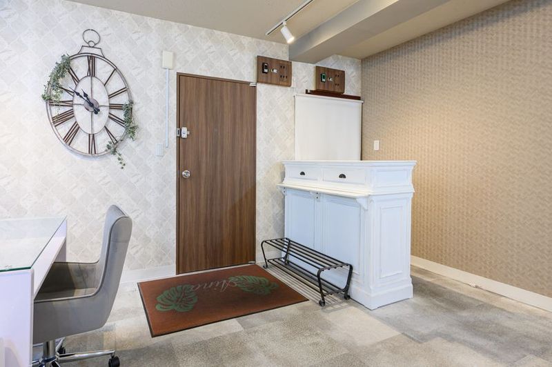 フットスペース①(壁側） - Salon Aina 秋葉原店