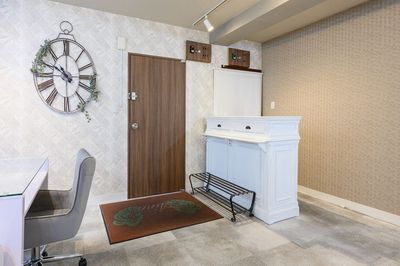 Salon Aina 秋葉原店 フットスペース②（通路側）の入口の写真