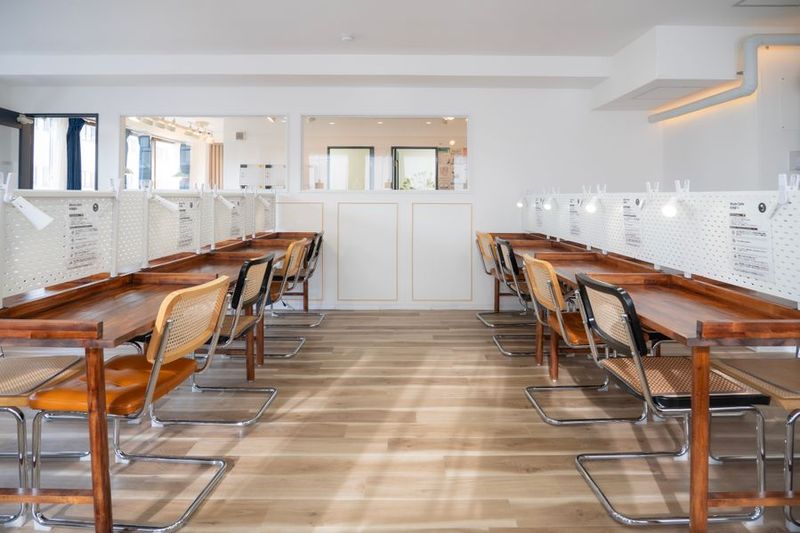 自習×コワーキング×カフェ気分✨ - SEIKA STUDY CAFE