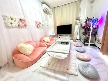 最大8人利用可能💐
24時間利用可能
⚠️人数制限あり - ブリヤン町田ピンクの室内の写真