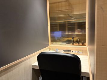 他スペースにはブース席がございます。※別途料金発生します。 - BasisPoint 吉祥寺マルイ店 吉祥寺エリア4名BOX席のその他の写真