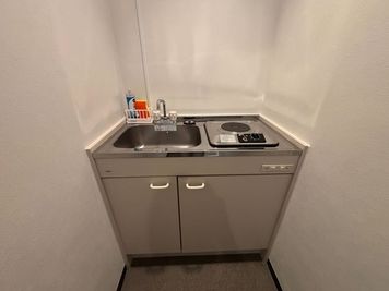 751_LOUNGE関内 レンタルスペースの室内の写真