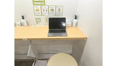 FEEEP上野店 FEEEP上野店｜定員 1名カウンター席｜席番号3(C)の室内の写真