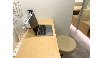 FEEEP上野店 FEEEP上野店｜定員 1名カウンター席｜席番号3(C)の室内の写真