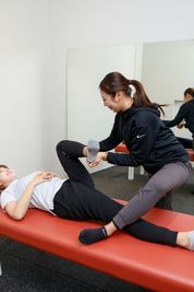 【新宿御苑前の新店舗】【完全個室型レンタルサロン】エステ・整体 新宿御苑前：完全個室レンタルサロンの室内の写真