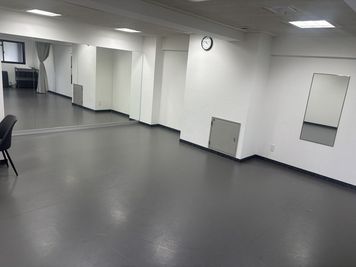 private gym &H プライベートレンタルスタジオの室内の写真