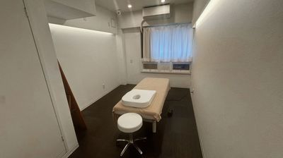 【エステに最適!】フルリフォーム済み✨完全個室🤫出張エステサロンや整体マッサージの施術を行えます。昇降式の施術ベッドも完備。 - 赤坂・溜池山王の貸スペース