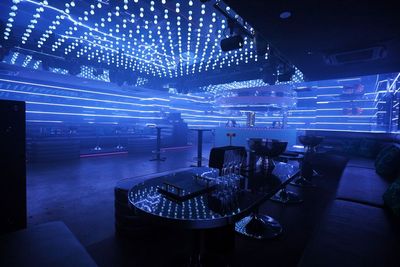 CROSS ROPPONGI パーティースペース（DJブース、バーカウンター付き）の室内の写真