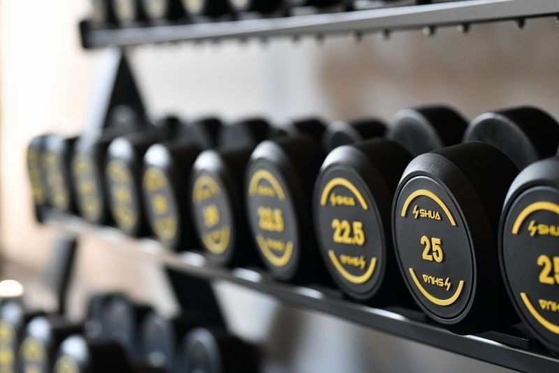 各種マシン完備でパーソナルトレーニング可能な個室・無人ジム - 個室フィットネスジムCHANGE 3