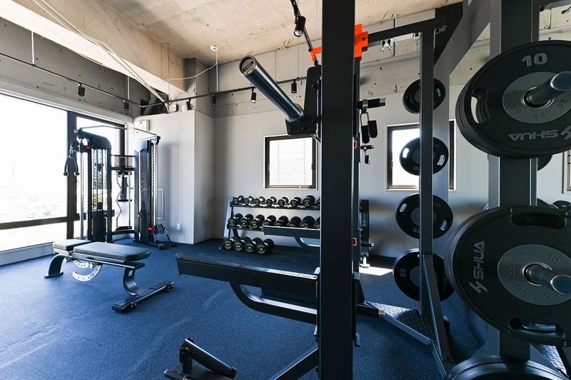 各種マシン完備でパーソナルトレーニング可能な個室・無人ジム - 個室フィットネスジムCHANGE 3