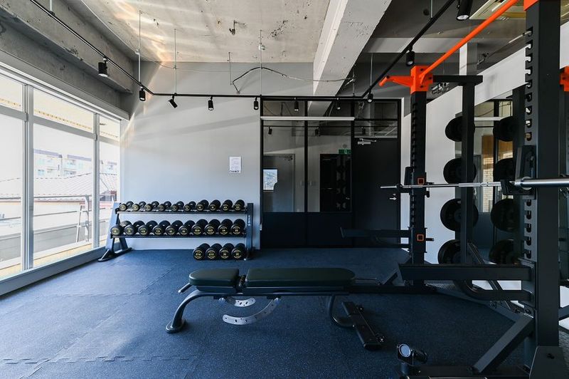 各種マシン完備でパーソナルトレーニング可能な個室・無人ジム - 個室フィットネスジムCHANGE 3