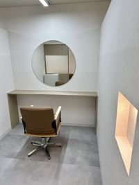 半個室になっております。 - ゴメイビル101 半個室レンタルヘアサロンの室内の写真