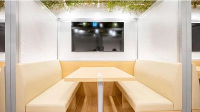 🌟勉強会に最適🌟【池袋駅徒歩1分｜定員6名半個室】テスト勉強/無料Wi-Fi/電源/55inモニター - FEEEP池袋東口店