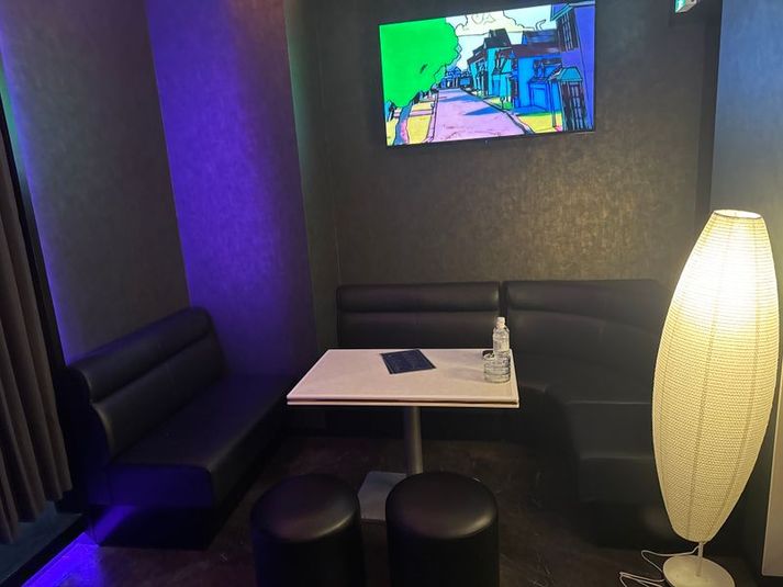 カラオケ付きパーティルーム - BARエルフ