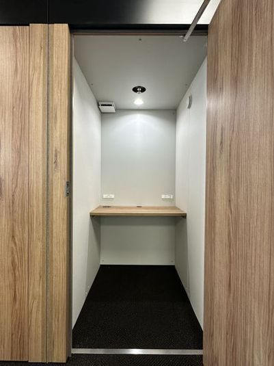 みなとみらい・富士山を一望できる最上階のワークブース「うみ」 - みなとみらいと富士山を一望する最上階の明るいレンタルスペース