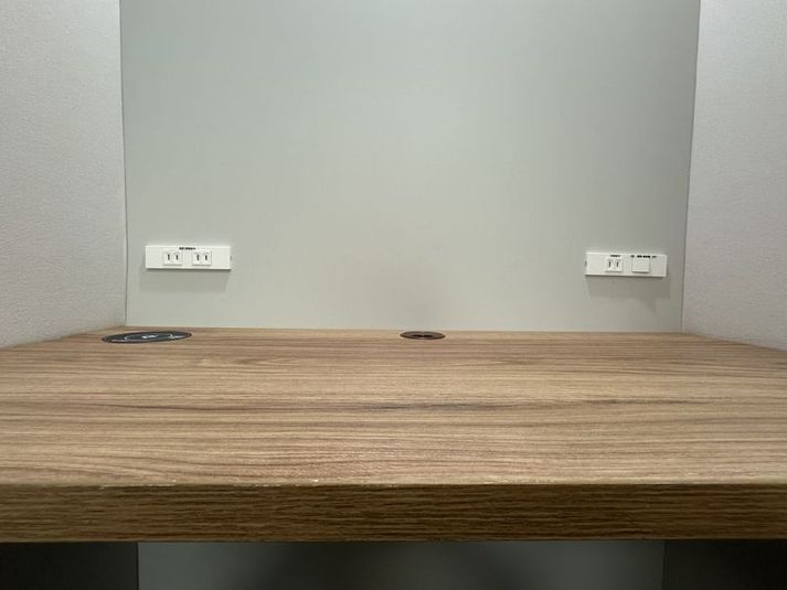 みなとみらい・富士山を一望できる最上階のワークブース「うみ」 - みなとみらいと富士山を一望する最上階の明るいレンタルスペース