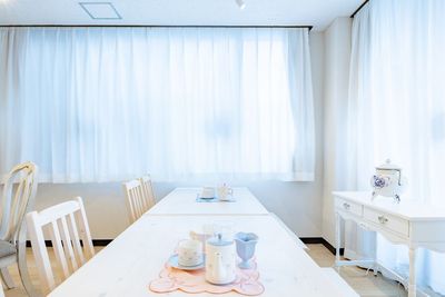 親睦会や歓迎会などの集まりにもおすすめ🥂 - milk party and studio池袋店 milk party and studio 池袋店（〜10名様）の室内の写真