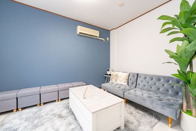 ルミ梅田イースト🍭プロジェクター＆120インチスクリーン✨ ルミ梅田イースト🍭天神橋筋商店街内！駅徒歩5分🚃の室内の写真