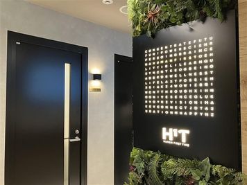 H¹T神田 THE GARDEN ROOM X 13の入口の写真