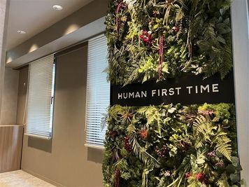 H¹T神田 THE GARDEN ROOM W 18の入口の写真