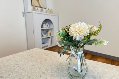 東側の窓から明るい光が入ります✨ - ビクトリア名古屋の室内の写真