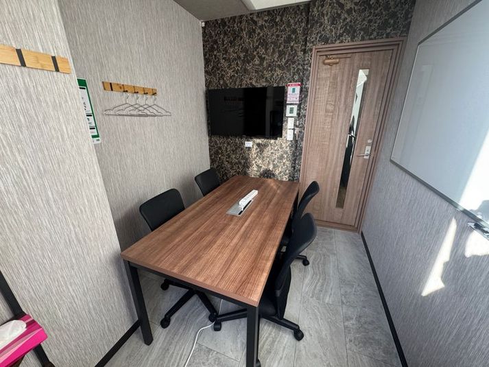 4名会議室（Room G） - いいオフィス神田