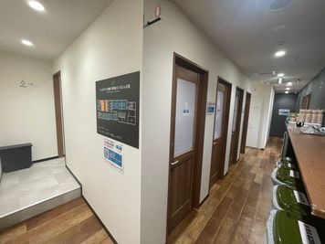 いいオフィス神田 1名半個室（ブース20）の室内の写真