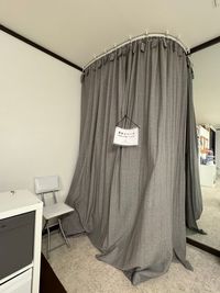 更衣スペース1名用 - earth yoga studio ヨガスタジオの設備の写真