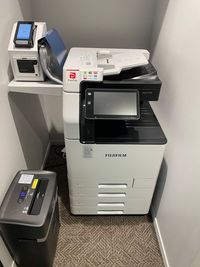 複合機もご用意しております。 - WAW上野 【土日祝がお得】広々個室「 Room08」の設備の写真