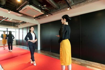各種レッスン可能です - 【名古屋】beautybizsalonD→START名古屋栄本店 セミナールーム＆スタジオの室内の写真