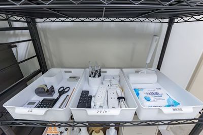 文具やアダプターなどもご自由にどうぞ✂️ - Room Gray (ルームグレー) 新橋店 Room Gray (ルームグレー) 新橋店（〜10名様）の設備の写真