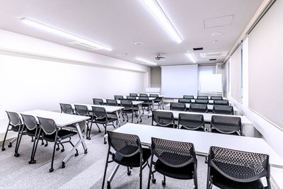 【銀座駅5分】最大収容人数30名の会議室｜プロジェクター完備✨研修・面接・商談・勉強会に - 銀座ユニーク貸会議室7丁目店