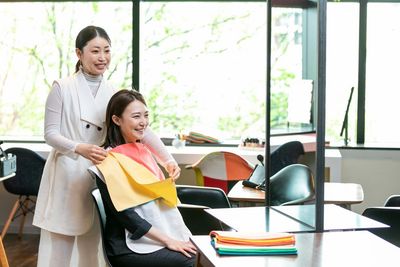 【名古屋矢場町3分NYスタイル空間】D→START名古屋栄本店 Ⅾ→STARTヘアメイクスペース（4面+女優鏡貸出あり）の室内の写真