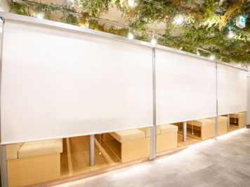 FEEEP新橋店 FEEEP新橋店 《半個室》グループ席｜部屋番号2(G)の室内の写真