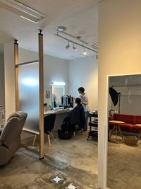 メイクブース - スタジオアットーレの室内の写真