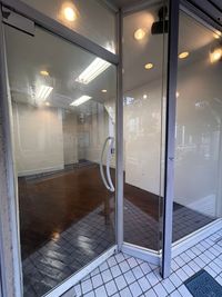 高円寺早稲田通りレンタルギャラリースペース 路面部分ギャラリー、アパレルPOPUP等レンタルスペースの入口の写真