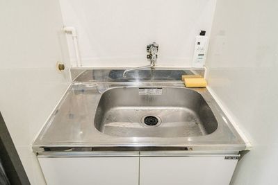 手洗い場はスペースから離れたところにあります。 - 【Glow新宿】 【東新宿駅徒歩2分】最大30名着席｜ビジネス利用｜交流会[79]の設備の写真