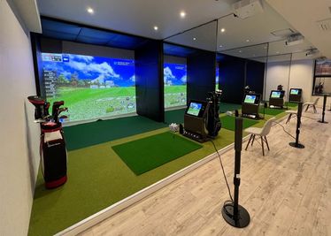 社内イベントに最適！貸切で楽しめるインドアゴルフ - マイゴルフォレストモール木津川店