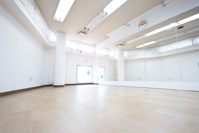 スペース中央付近から見た様子です。
 - ダンススタジオT‐circle ダンス・音楽・武道のレンタルスタジオ【T‐Circle】！の室内の写真
