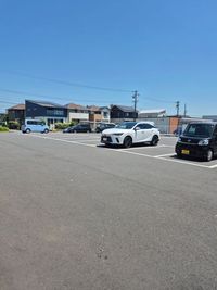20台以上駐車できます。 - 鈴鹿カルチャーステーション　SCS スペースENGAWAの外観の写真